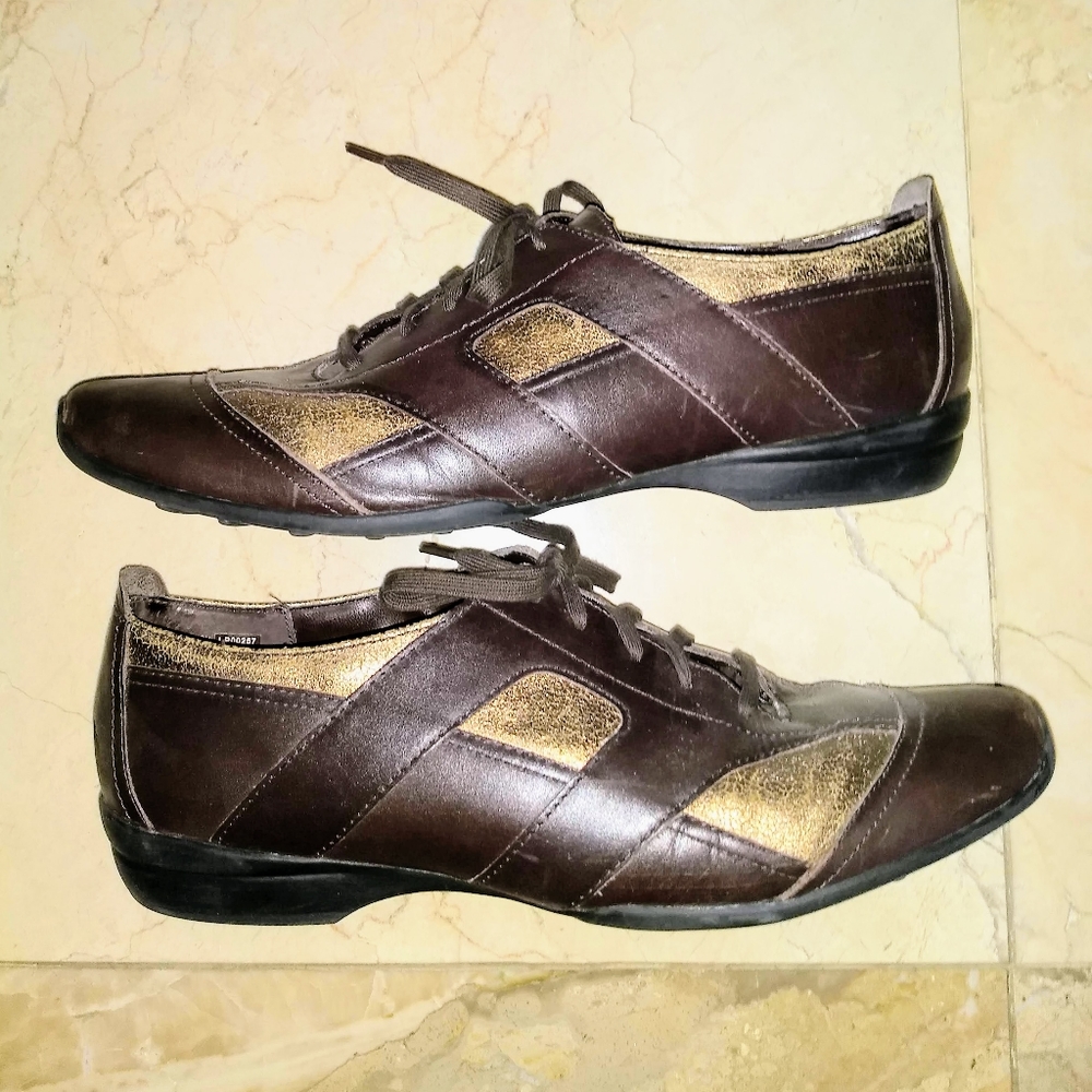 Reaction size 11 brown and gold oxfords